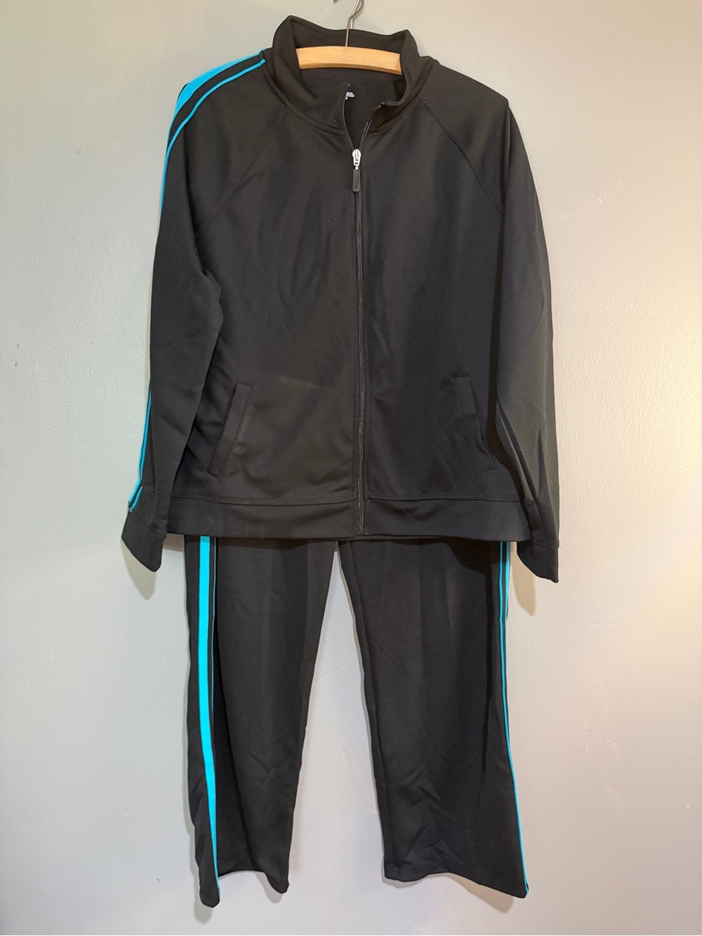 Kim Rogers Black Zip-Front Track Suit with Teal Accent Sz PXL